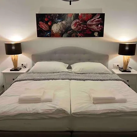 Art Wealth's Cozy Places